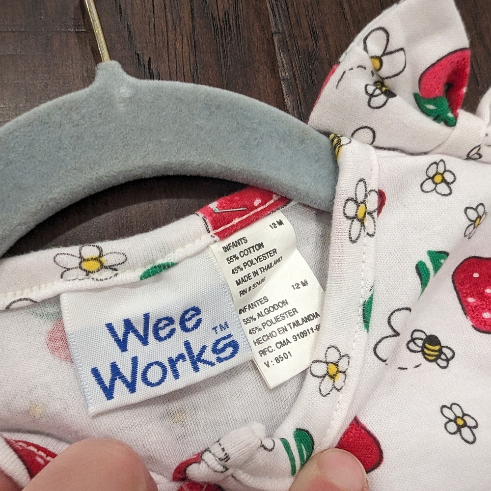VINTAGE Wee Works baby girl strawberry ruffle romper 12 months - Picture 2 of 6